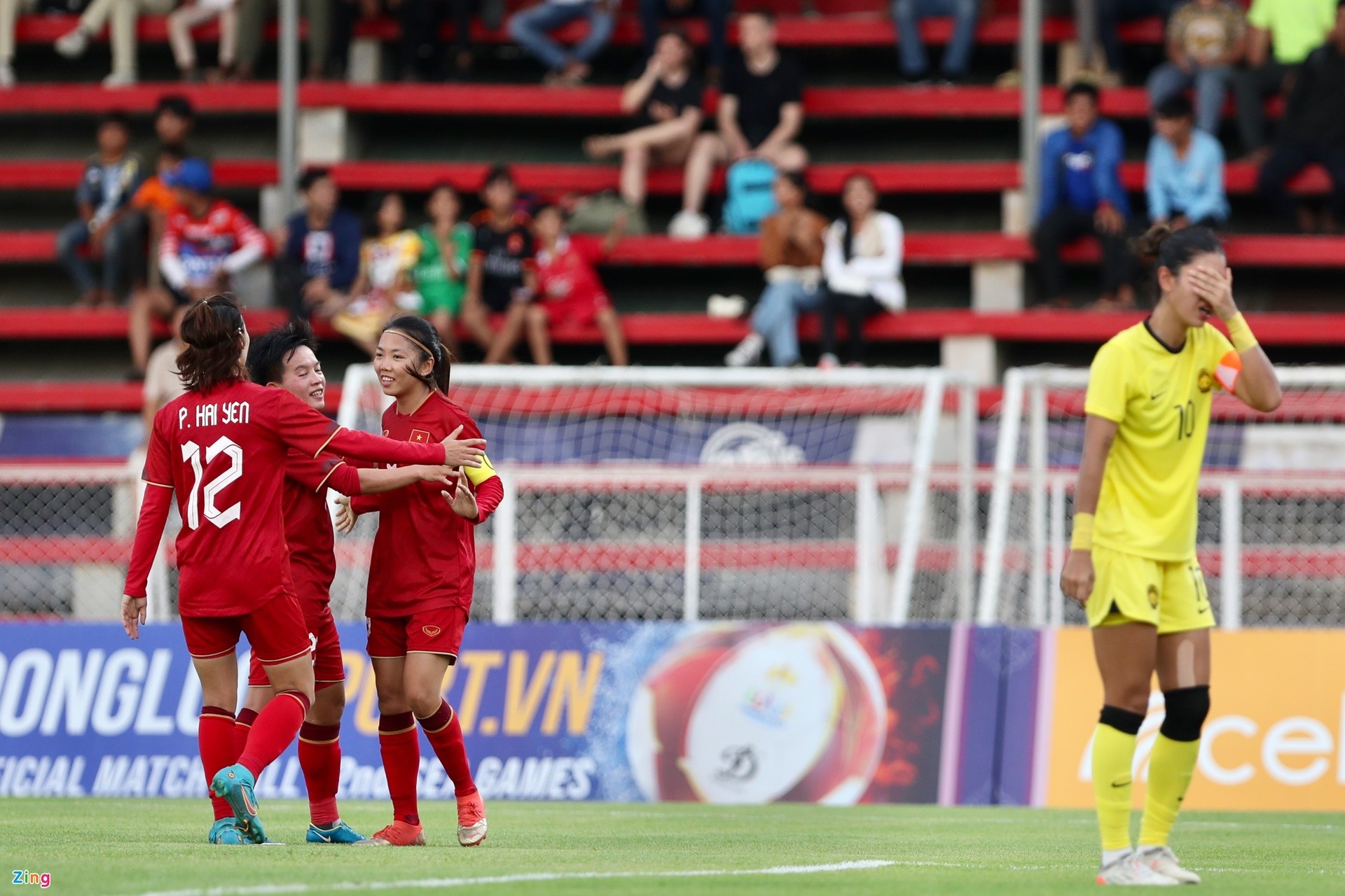 Niềm vui chưa trọn của Huỳnh Như - Bóng Đá