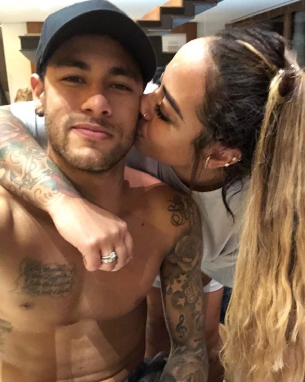 SISTER ACT Neymar’s sister becomes one of world’s most famous Wags as she ‘starts dating international star’ - Bóng Đá
