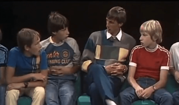 Ten Hag 13 tuổi với Johan Cruyff - Bóng Đá