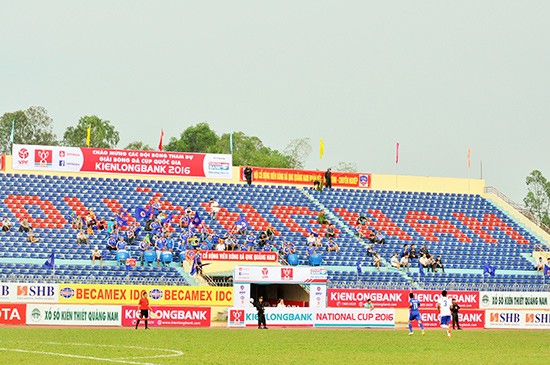 Không được đá sân nhà, CLB V-League chọn cách chẳng đặng đừng - Bóng Đá