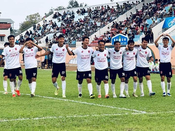 Bùng nổ dữ dội, Long An vùi dập Bình Thuận trên sân khách - Bóng Đá