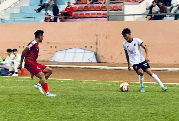 Bùng nổ dữ dội, Long An vùi dập Bình Thuận trên sân khách - Bóng Đá