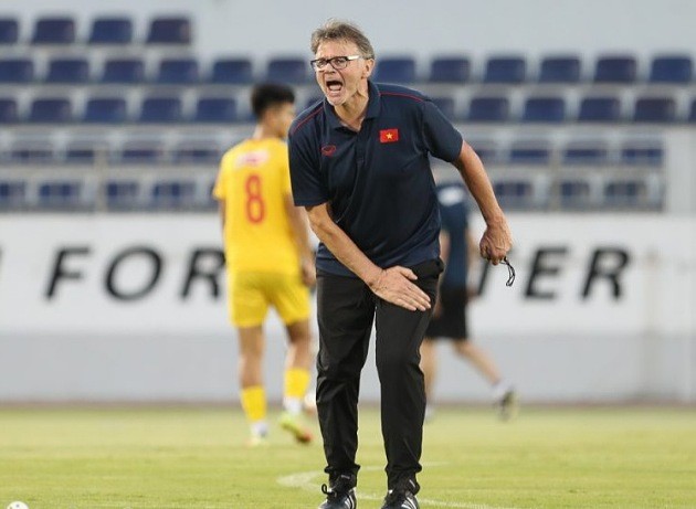 HLV Troussier và những dấu chấm hỏi - Bóng Đá