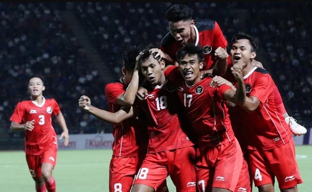 Bạo lực làm nhạt nhòa tấm HCV của bóng đá Indonesia, căn bệnh khó chữa - Bóng Đá