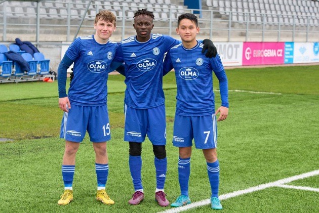 Cầu thủ Việt kiều Czech chia tay bóng đá Việt Nam; Cựu cầu thủ Bundesliga đến V-League - Bóng Đá