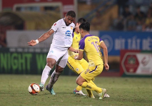 Vòng 15 V-League: Người dẫn đầu bứt phá; Nhà ĐKVĐ bám đuổi - Bóng Đá