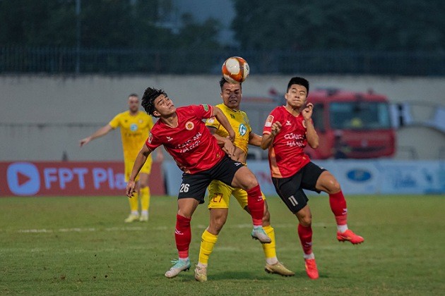 Vòng 15 V-League: Người dẫn đầu bứt phá; Nhà ĐKVĐ bám đuổi - Bóng Đá