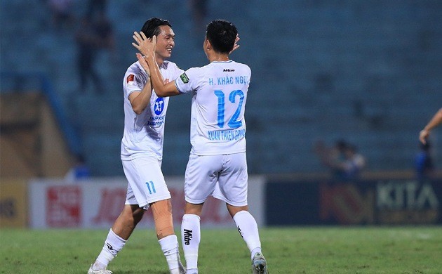 Khi CLB V-League làm suy yếu mình để tăng cường sức mạnh cho đối thủ - Bóng Đá