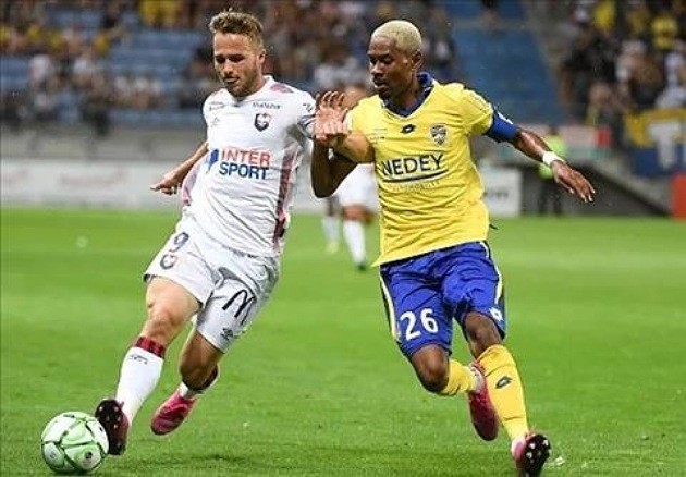 3 đại gia tính vung 16 tỷ mua sao Việt kiều; Thần đồng Man Utd có thể thi đấu cho ĐT ĐNÁ - Bóng Đá