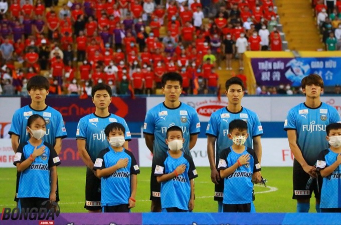 Tình hữu nghị trong trận Bình Dương vs Kawasaki - Bóng Đá