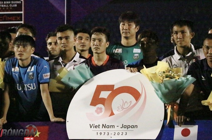 Tình hữu nghị trong trận Bình Dương vs Kawasaki - Bóng Đá