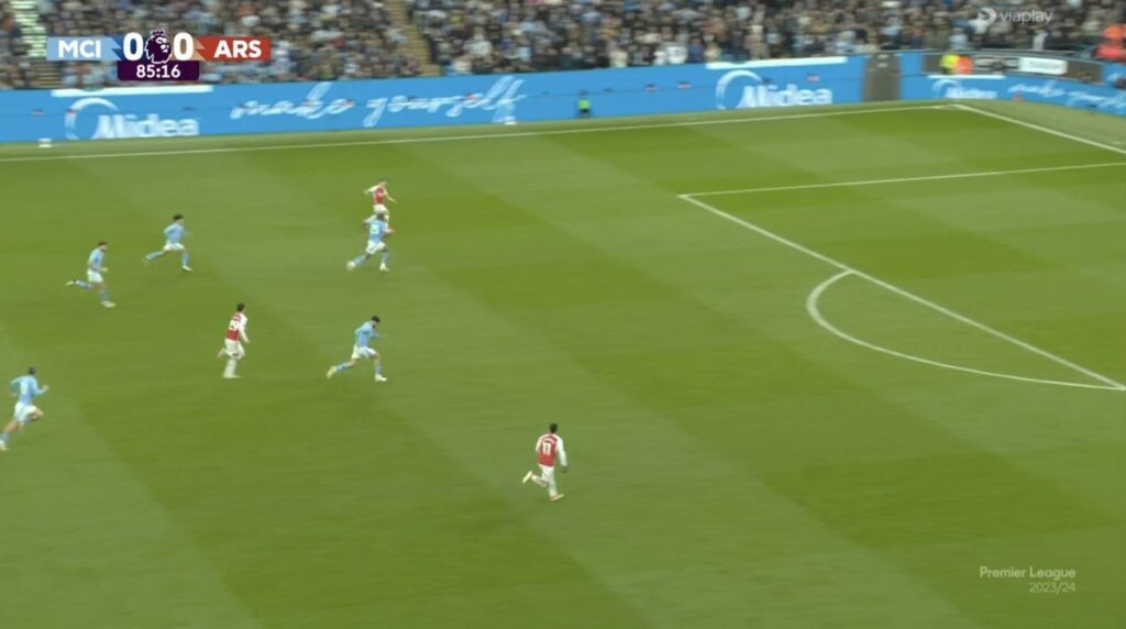 Pha bóng khiến Arsenal mất chiến thắng trước Man City - Bóng Đá