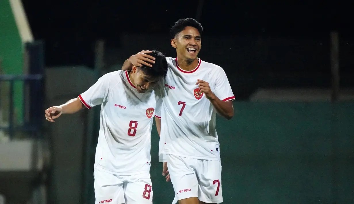 Thắng UAE, HLV Shin Tae-yong vẫn không hài lòng - Bóng Đá