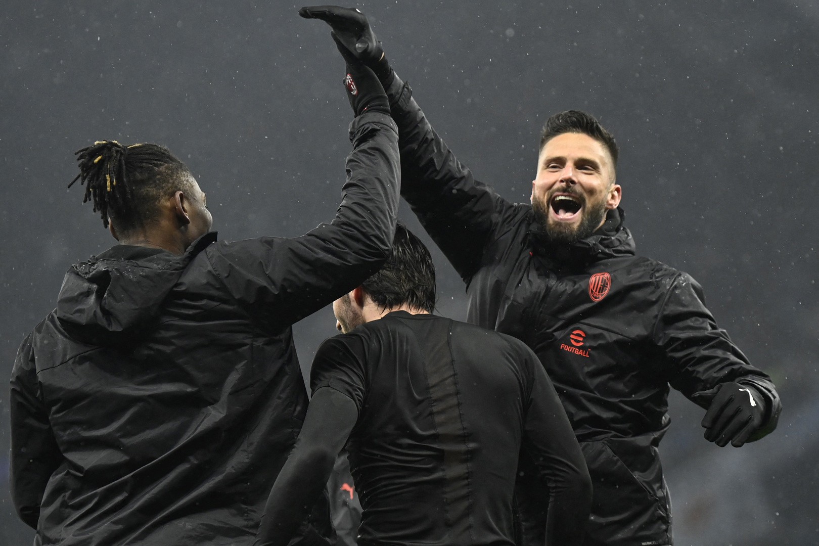 Serie A áp đảo tứ kết Cúp C1: Sự trỗi dậy của người Italy - Bóng Đá