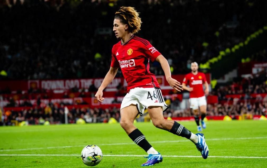  Hannibal Mejbri MUTV pundits agree 20-year-old Manchester United star was only positive in defeat to Newcastle - Bóng Đá