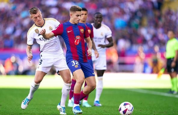 TRỰC TIẾP Barcelona 1-0 Real Madrid (H2): Real bế tắc - Bóng Đá