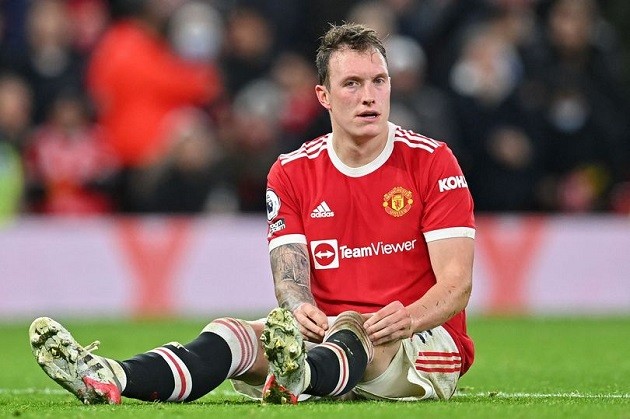 Phil Jones kiếm được bộn tiền từ Man Utd dù ngồi chơi xơi nước - Bóng Đá