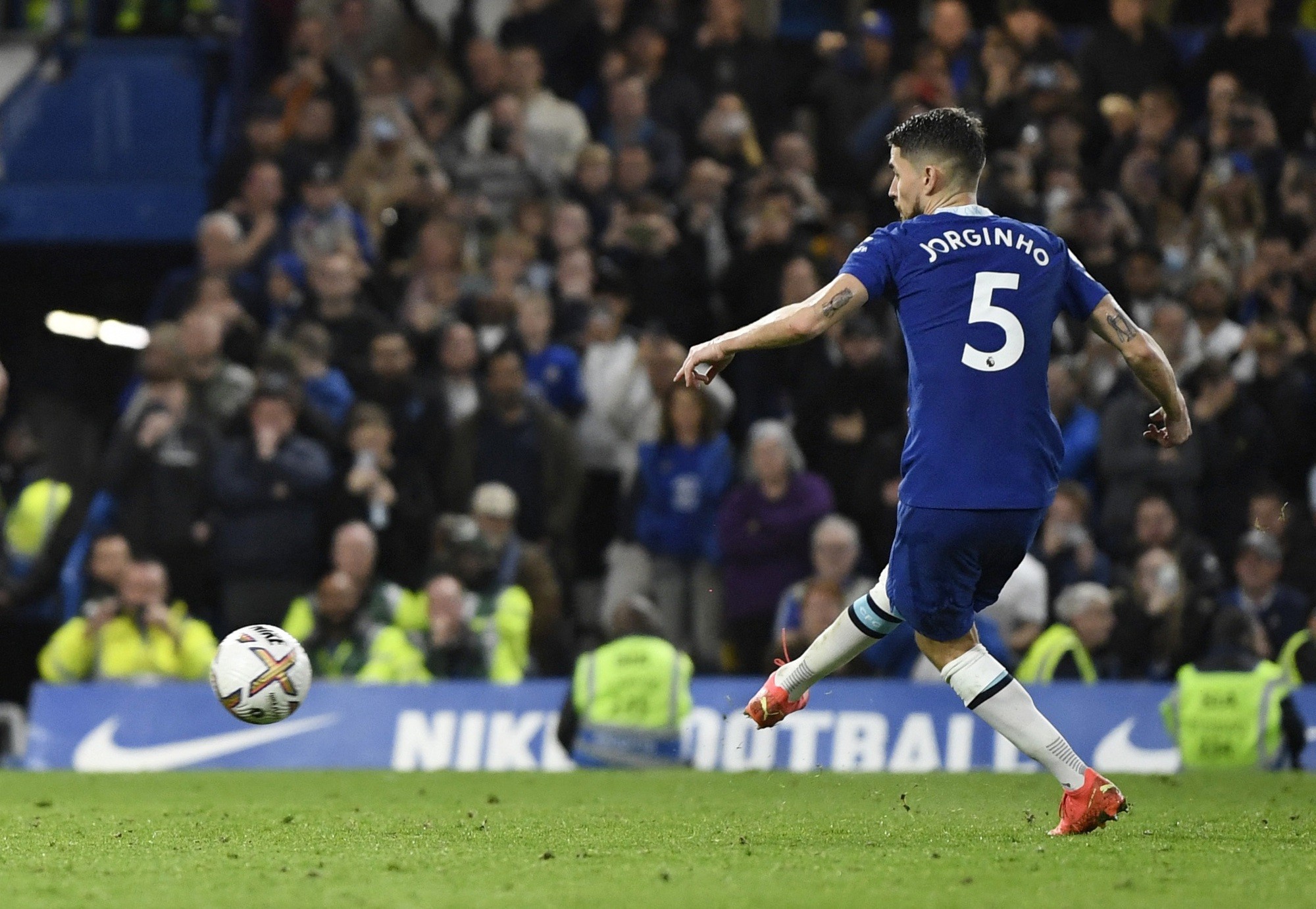 Antony: Man Utd star trolled Chelsea man (Jorginho) after Casemiro's goal - Bóng Đá