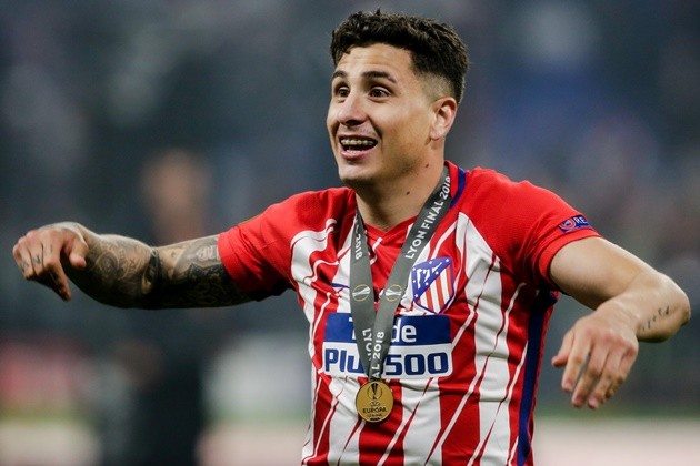 Varane, Kounde, Milenkovic, Gimenez: Which defenders Man Utd and Chelsea should sign - Bóng Đá