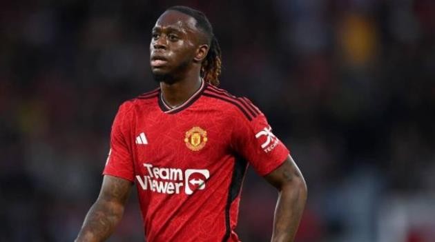 Aaron Wan-Bissaka reveals the crucial role played by Erik ten Hag in his improvement - Bóng Đá