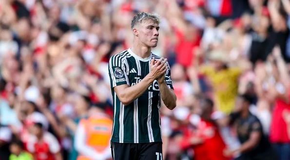 Manchester United striker Rasmus Hojlund not as talented as Nicklas Bendtner, says ex-coach - Bóng Đá