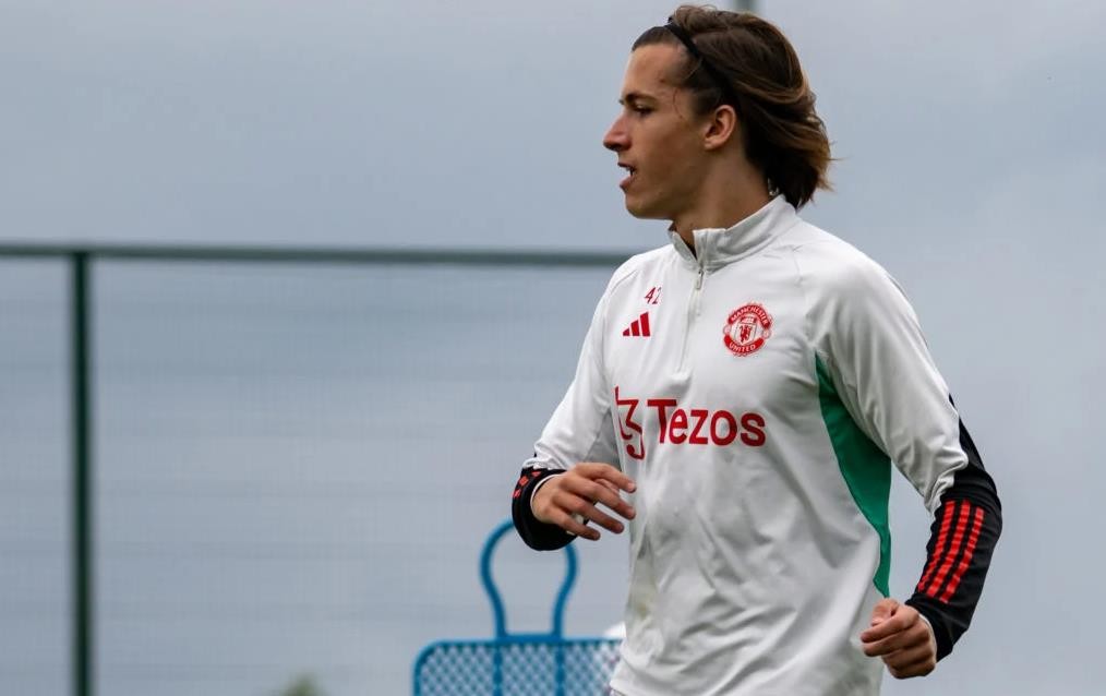 Robbie Savage calls for Manchester United to cancel two planned transfer moves Alvaro Fernandez. - Bóng Đá