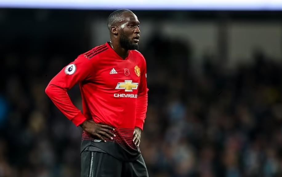Manchester Utd legend Dwight Yorke believes Romelu Lukaku is still good enough to play for the club, - Bóng Đá