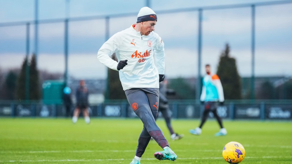 Bất ngờ xuất hiện trên sân tập Man City - Bóng Đá