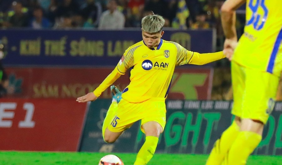 Khó càng thêm khó, SLNA tổn thất nặng sau trận hòa Hà Tĩnh - Bóng Đá