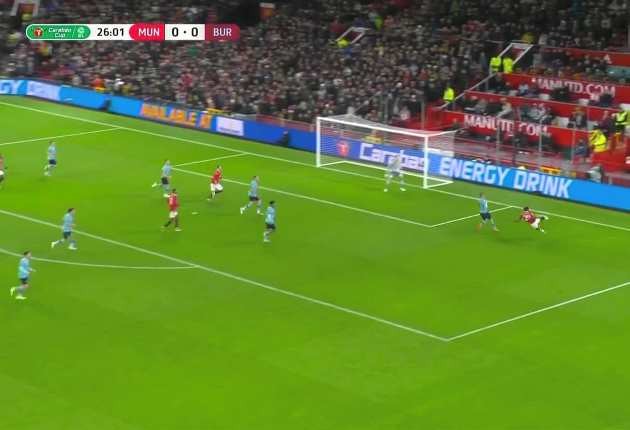 Chỉ với 1 trận, Wan-Bissaka lập tức khiến Ten Hag 'quay xe'? - Bóng Đá