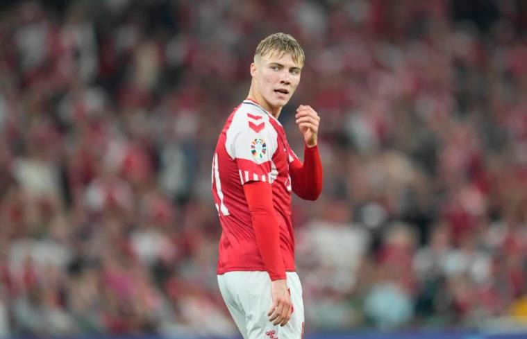 Ryan Giggs picks out ‘impressive’ Man United player as best signing this summer Hojlund - Bóng Đá