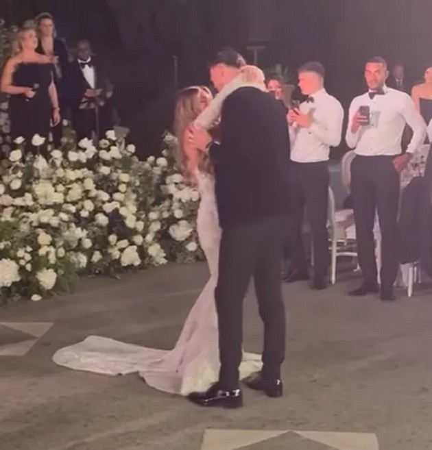 CHAR’S A STAR Wag Charlotte Russell wows in plunging white swimsuit following wedding to Kieffer Moore - Bóng Đá