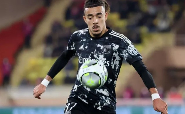 Chelsea set to offer £30m for defender but could face competition from Man United (Gusto) - Bóng Đá
