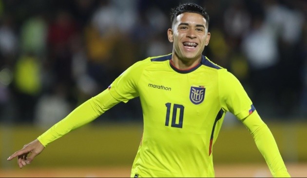 Despite mega offer, Ecuadorian wonder-kid choose Chelsea over Manchester United - Bóng Đá