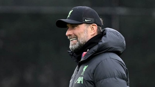 Jurgen Klopp made on pitch apology after angry moment in Liverpool win - Bóng Đá