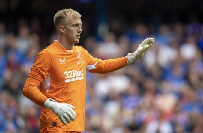 Manchester United have made an initial approach with a view to signing Rangers keeper Robby McCrorie this summer. - Bóng Đá
