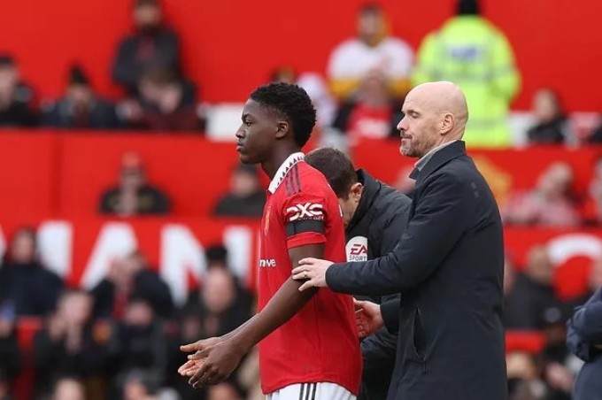 Ten Hag cứng rắn, viên ngọc 18 tuổi của MU sẽ đi đúng hướng - Bóng Đá