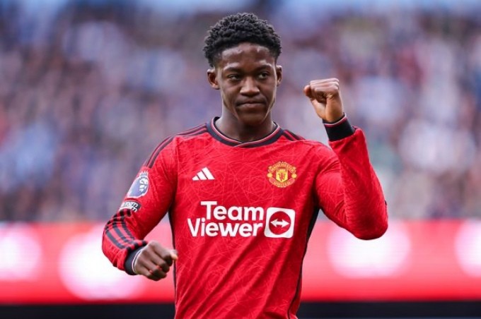 Kobbie Mainoo giúp Man United 