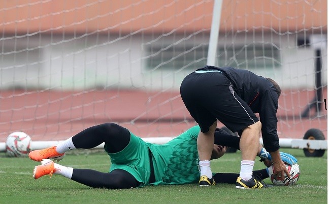 HLV Park Hang-seo và cơn đau đầu mang tên 