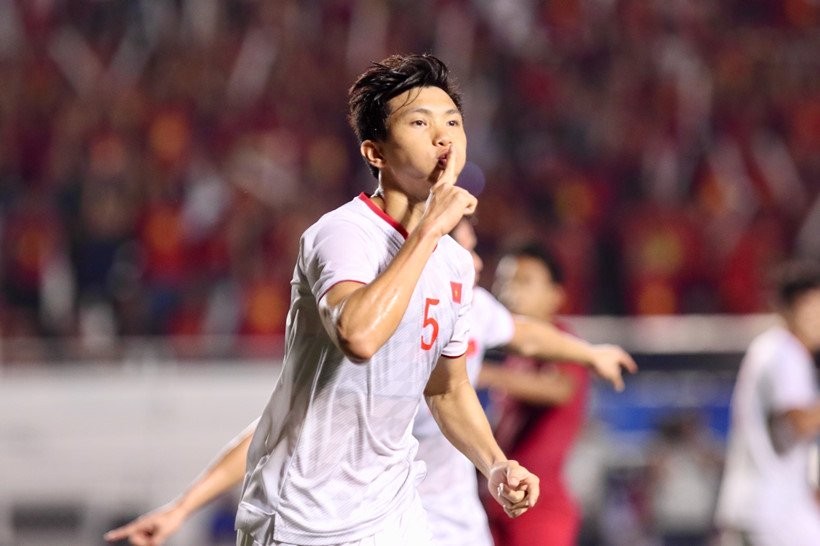 Bầu Hiển tiết lộ điều bất ngờ khi đề nghị Heerenveen nhả Văn Hậu về U23 Việt Nam - Bóng Đá