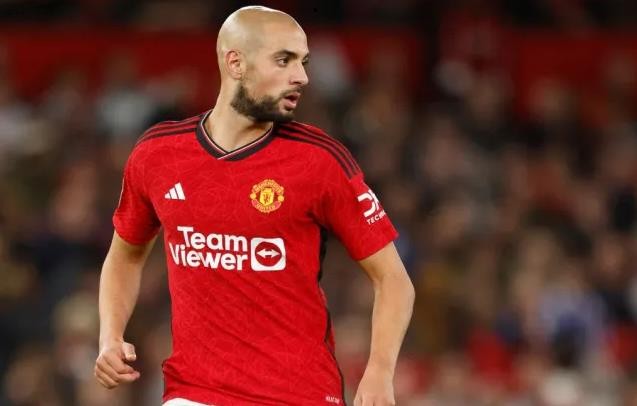 Peter Schmeichel singled out new signing Sofyan Amrabat  - Bóng Đá