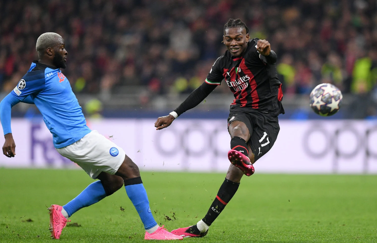 ‘SIMILAR TO THIERRY HENRY’: CARRAGHER WOWED BY ‘DEVASTATING’ ARSENAL TRANSFER TARGET IN UCL Leao - Bóng Đá