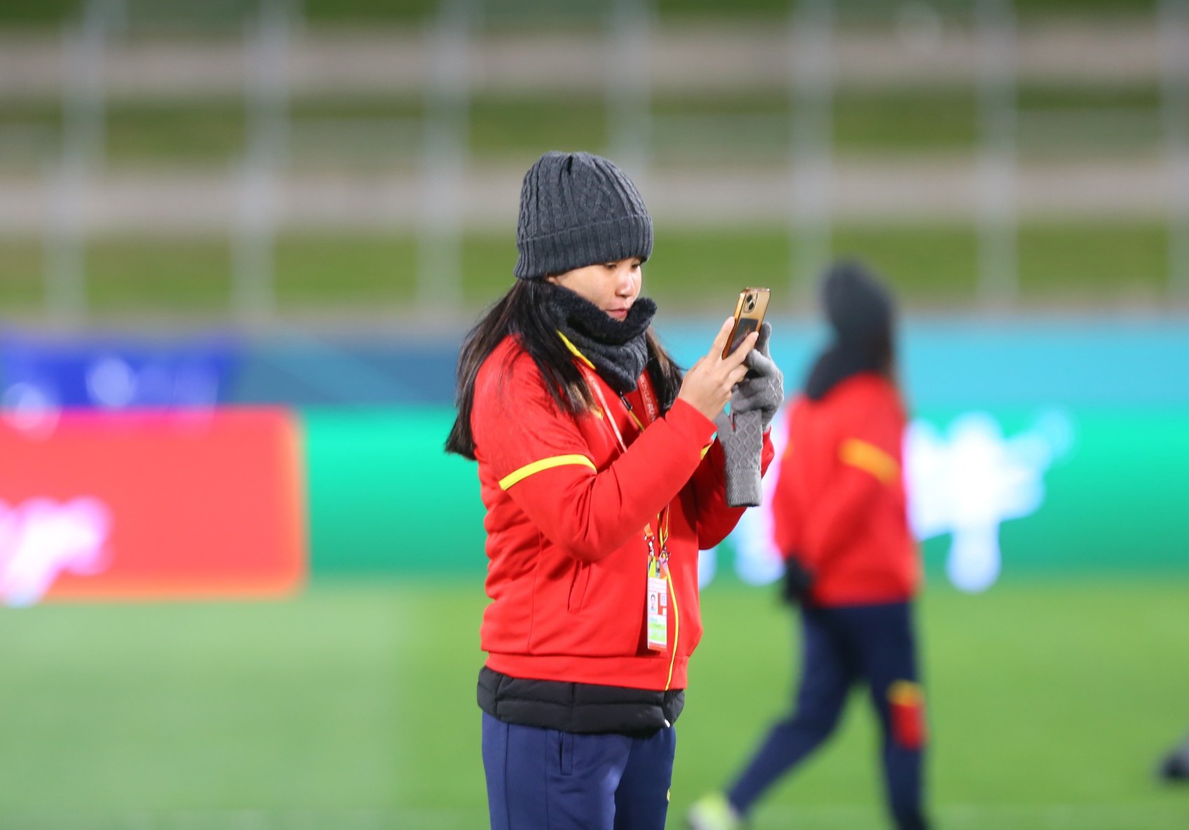 Huỳnh Như tiết lộ từng bị cầu thủ Bồ Đào Nha 'chỉnh' - Bóng Đá