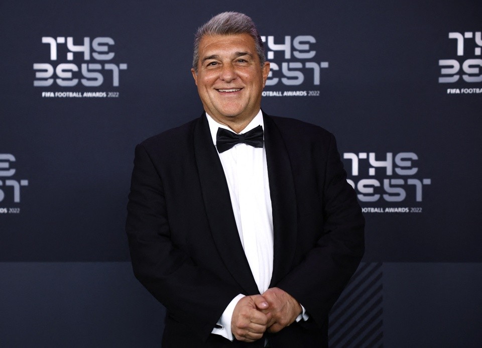 Số tiền các đời chủ tịch Barca trả cho trọng tài - Bóng Đá