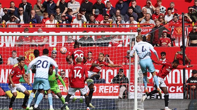 Những kỷ lục không mong muốn của HLV Erik Ten Hag trong mùa giải này - Bóng Đá