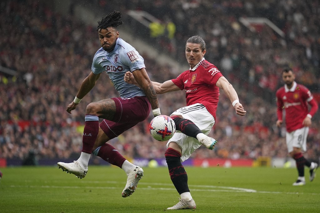 Sky Sports' Adam Bate at Old Trafford: - Bóng Đá