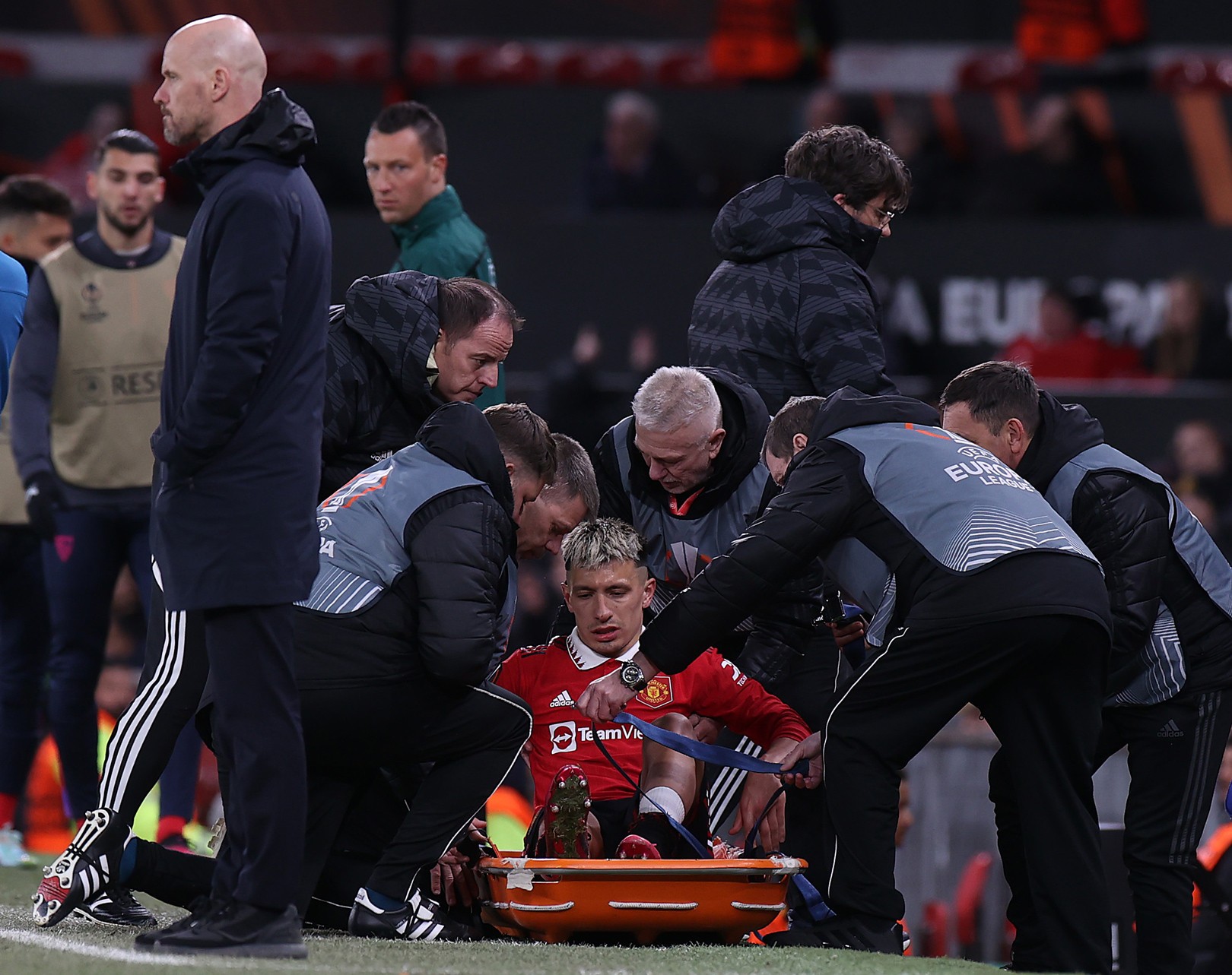 MU mất Lisandro Martinez: Báo động đỏ với Erik ten Hag - Bóng Đá