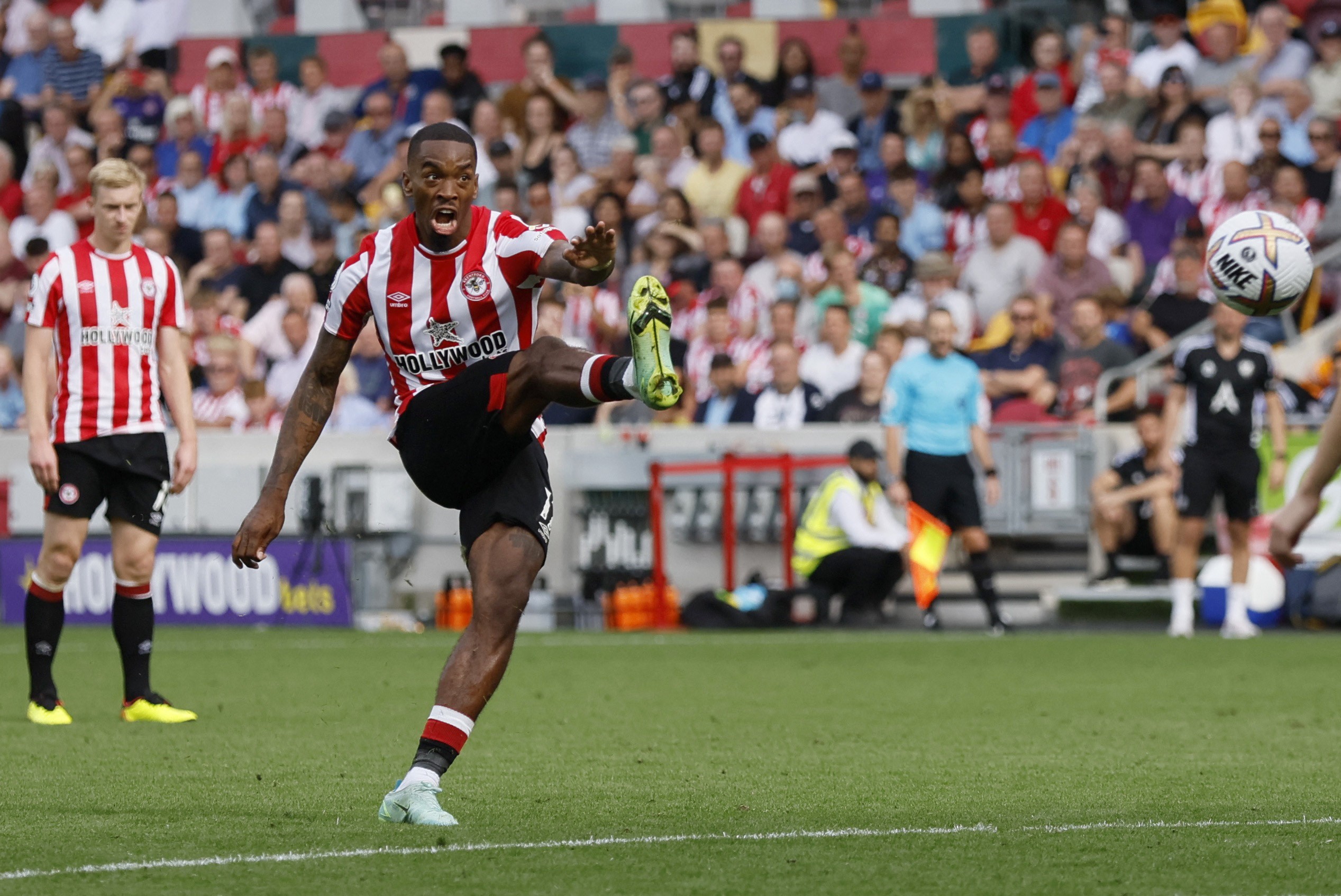 Official: Ivan Toney - Bóng Đá