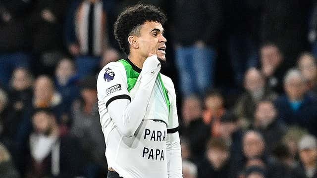 FA will NOT bring charges against Luis Diaz for emotional shirt message to kidnapped father after Liverpool forward scores against Luton - Bóng Đá