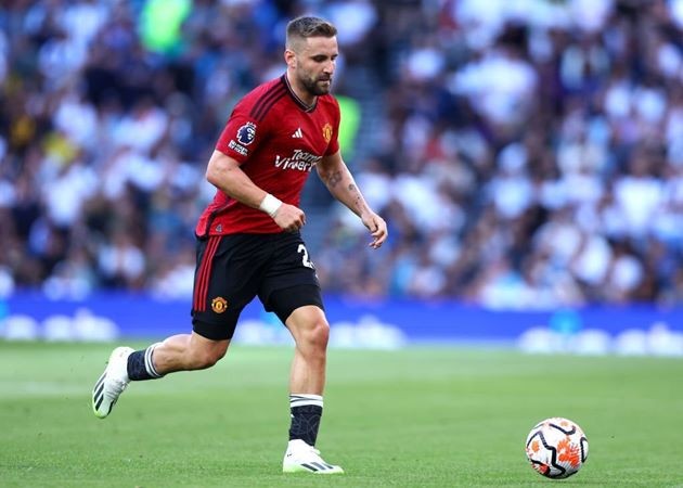 Shaw chấn thương, đã đến lúc Ten Hag trình làng 